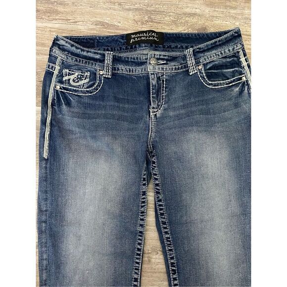 Maurice’s Premium Capri Jeans Rhinestone Embroidered Women’s Sz 16 Regular - Picture 2 of 7